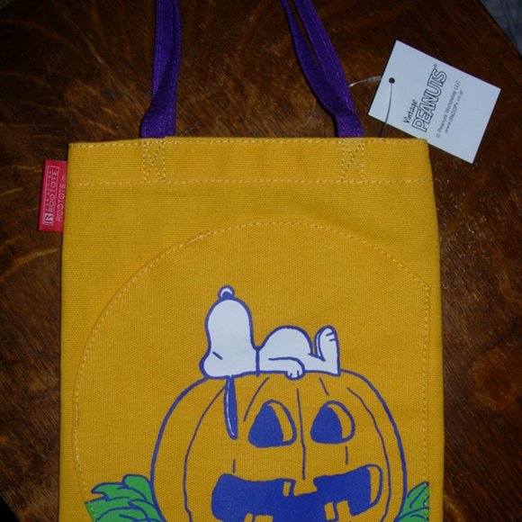 Japan Rootote x Peanuts Snoopy Linus Halloween tote bag NWT - Picture 2 of 4
